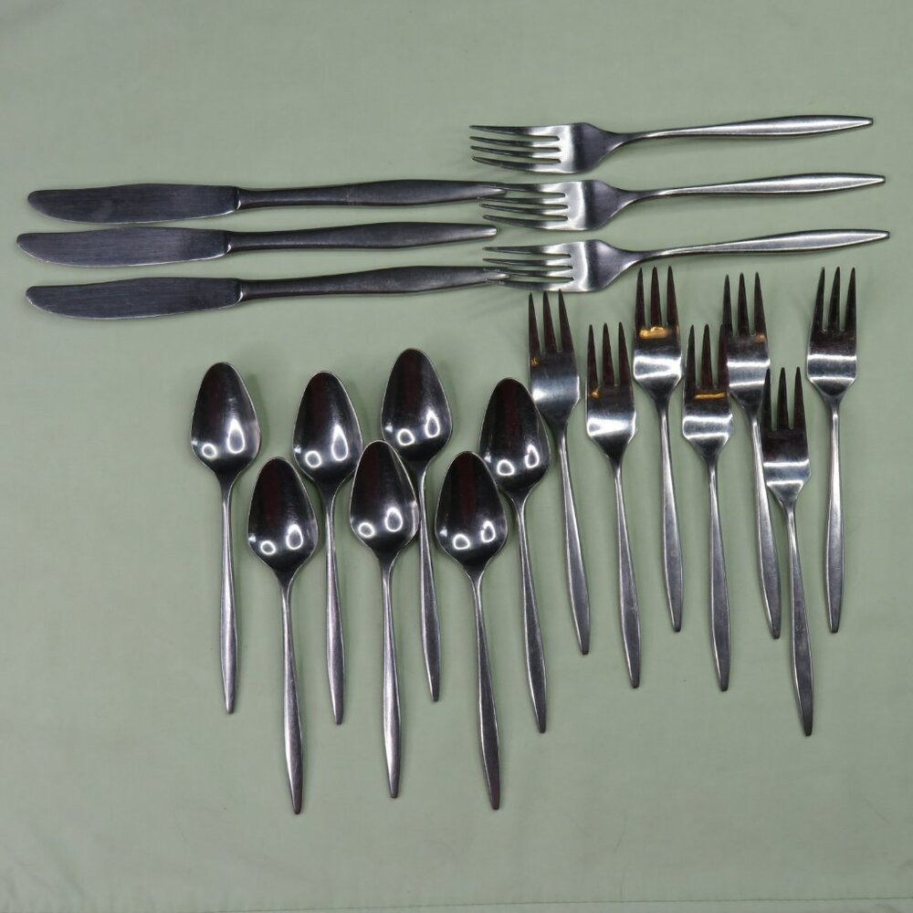 Towle TWS171 Lot of 20 Supreme Salad Forks Dinner Forks Teaspoons Knives